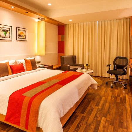 Deventure Sarovar Portico Kapashera, New Delhi Exteriör bild